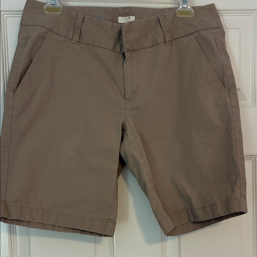 J. Crew Men’s Flat Front Chino Shorts in Taupe Brown